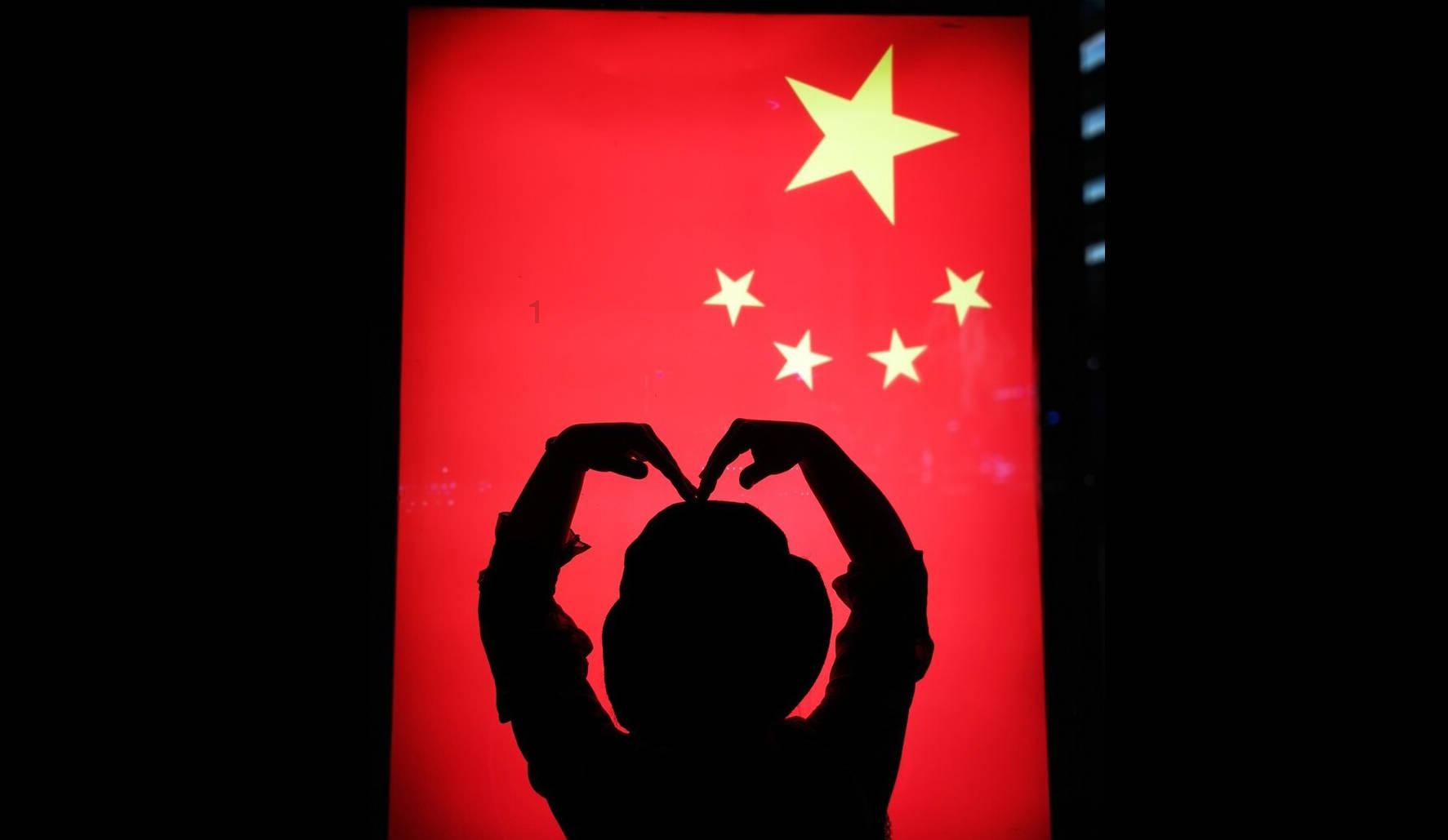 吃星星的恐龙男孩
