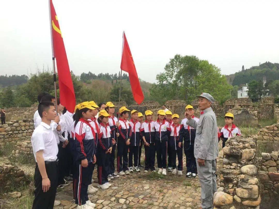 悬崖跳水运动